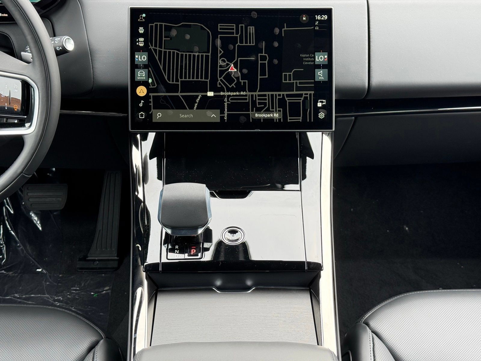 New 2026 Land Rover Range Rover Sport SE AWD/4WD image 23