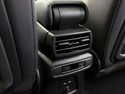 Used 2023 Audi Q4 e-tron Premium Plus image 23