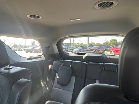 Used 2023 Ford Explorer XLT w/ Equipment Group 202A AWD/4WD image 26