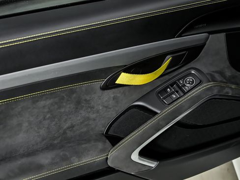 Used 2016 Porsche Cayman GT4 RWD image 13