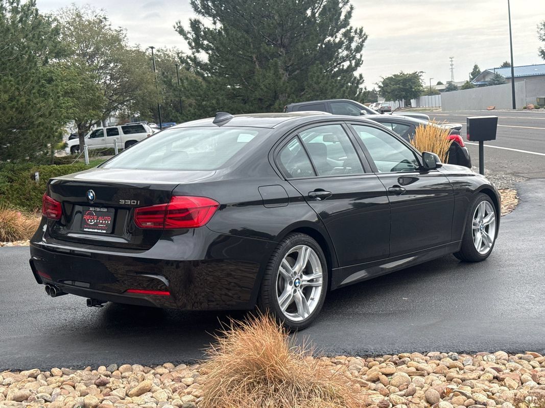 Used 2017 BMW 330i Sedan RWD image 11