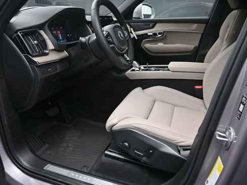 New 2026 Volvo XC90 B6 Ultra w/ Protection Package Premier image 17