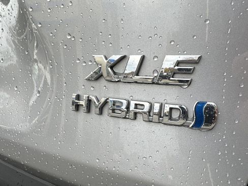 Used 2024 Toyota RAV4 XLE Premium image 47