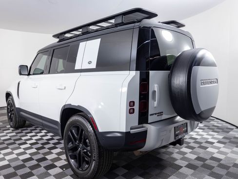 Used 2020 Land Rover Defender 110 HSE image 4