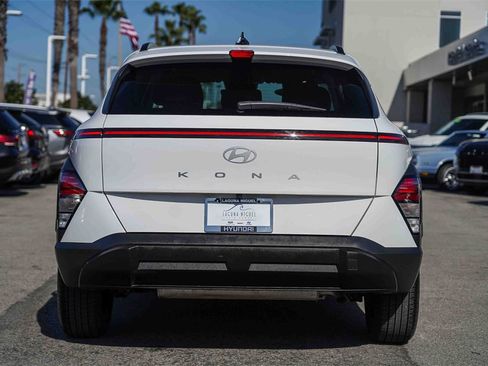 Certified 2025 Hyundai Kona SEL image 7