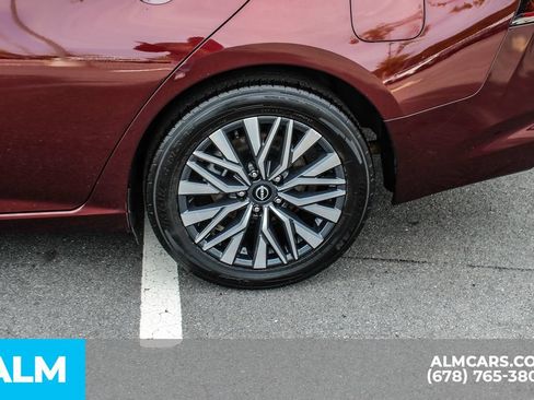 Used 2025 Nissan Altima 2.5 SV FWD image 15