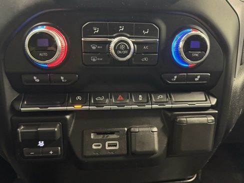 Used 2020 GMC Sierra 1500 SLE w/ Preferred Package image 27