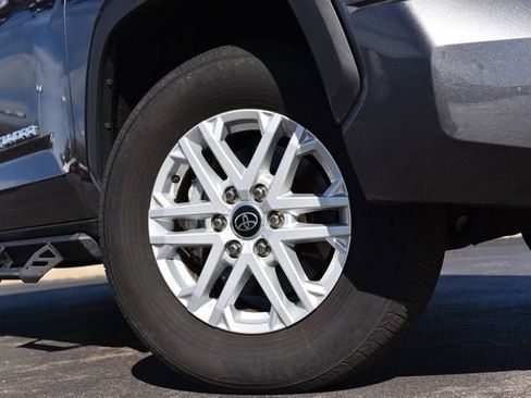 Used 2022 Toyota Tundra SR5 w/ SR5 Premium Package image 3