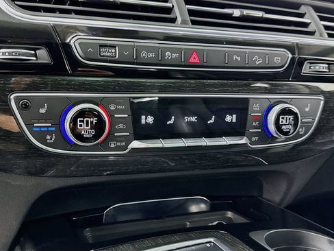 Used 2018 Audi Q7 3.0T Premium Plus w/ Premium Plus Package AWD/4WD image 30