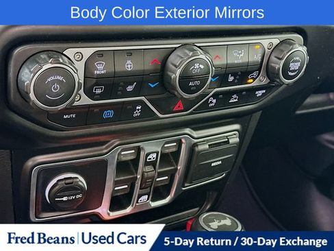 Used 2021 Jeep Wrangler Unlimited Sahara AWD/4WD image 23