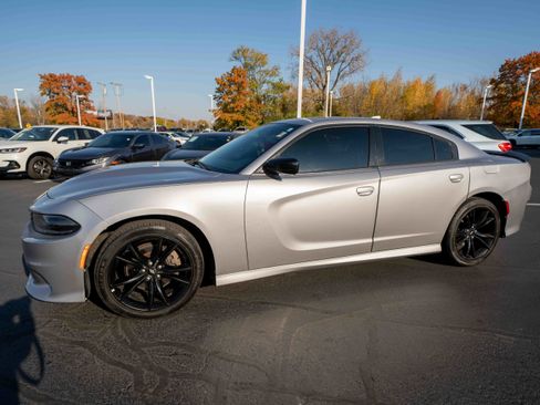 Used 2018 Dodge Charger SXT Plus w/ Quick Order Package 29J image 3