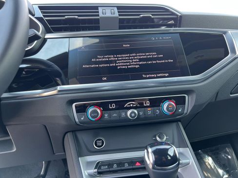 Certified 2025 Audi Q3 2.0T Premium w/ Convenience Package AWD/4WD image 29
