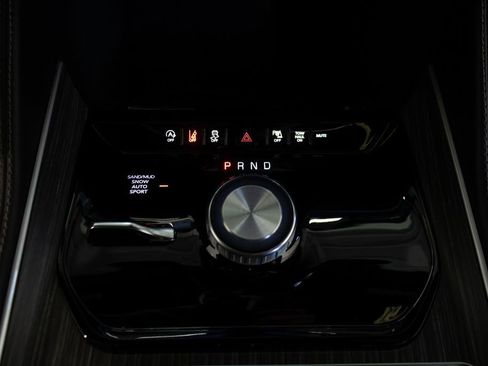 Used 2024 Jeep Wagoneer Series II w/ Premium Group I AWD/4WD image 36