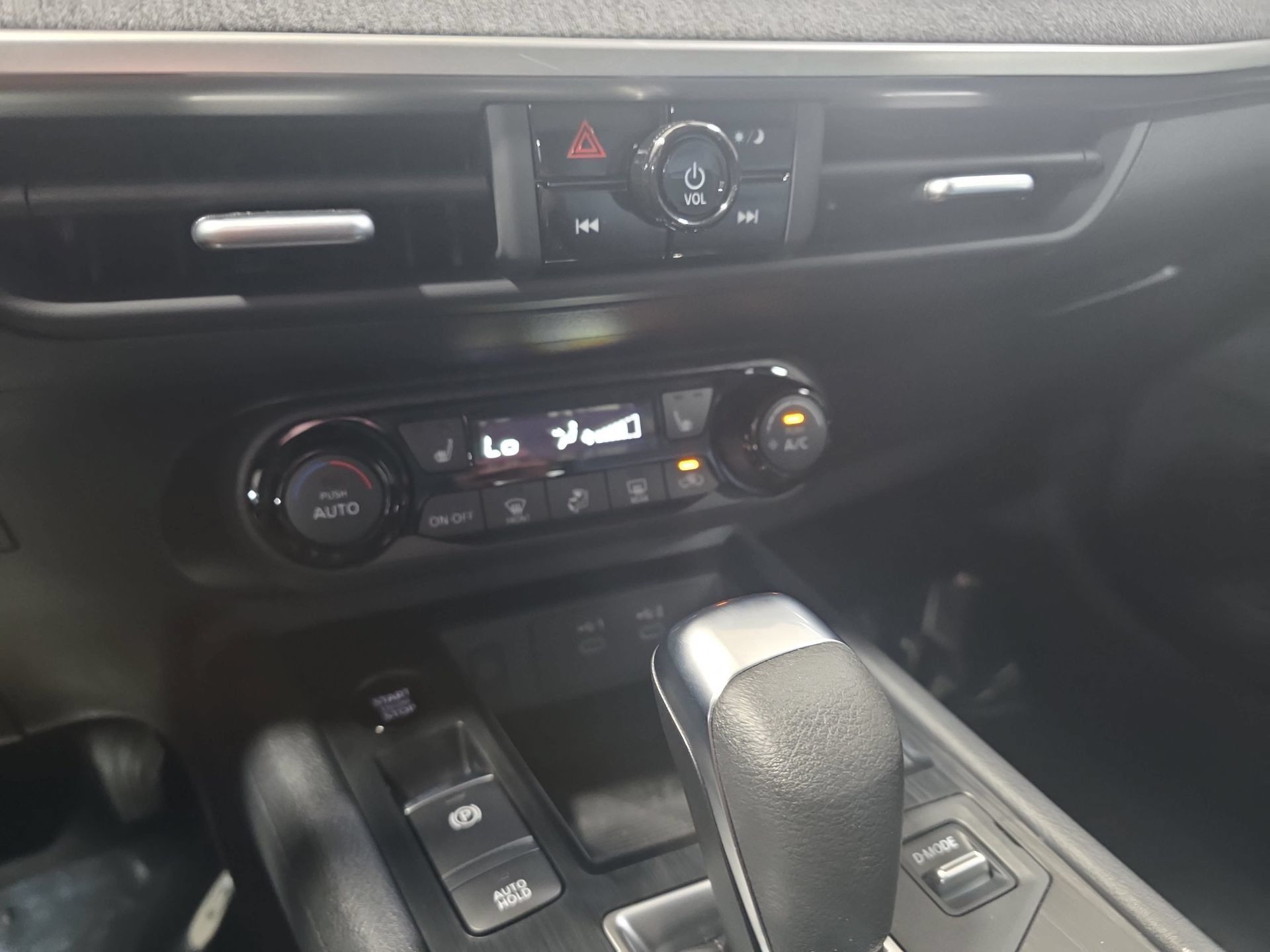 New 2027 Nissan Kicks SV w/ Cold Weather Package FWD image 23