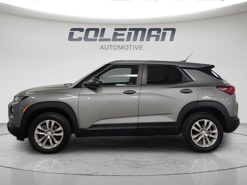 Used 2023 Chevrolet TrailBlazer LS image 2