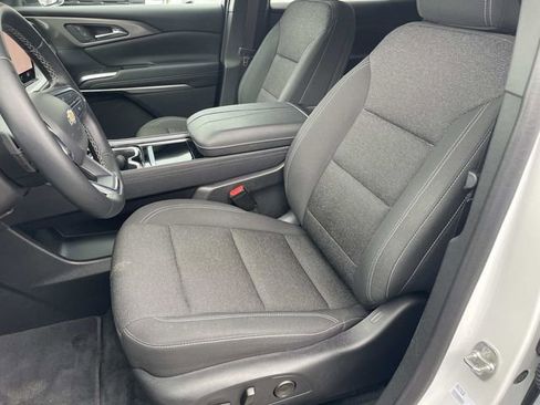 Used 2024 Chevrolet Traverse LT FWD image 31