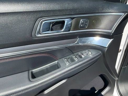 Used 2018 Ford Explorer Sport w/ Equipment Group 401A AWD/4WD image 19