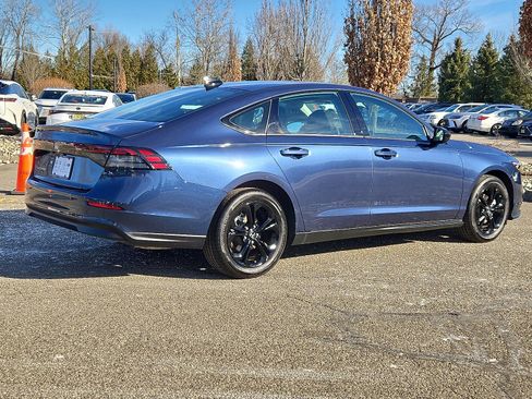 Used 2025 Honda Accord SE image 6