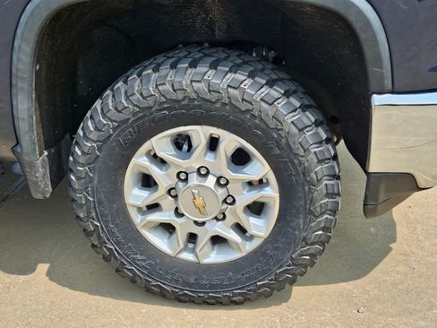 Used 2021 Chevrolet Silverado 2500 LT w/ Texas Edition AWD/4WD image 3