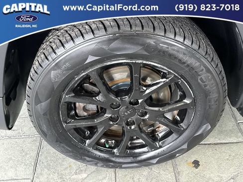 Used 2016 Jeep Cherokee Latitude w/ Safety/Convenience Group FWD image 13