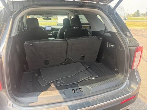 Used 2022 Ford Explorer Limited w/ Equipment Group 301A AWD/4WD image 24