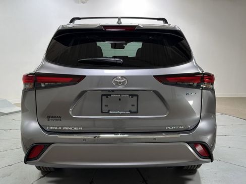 New 2026 Toyota Highlander Platinum image 12
