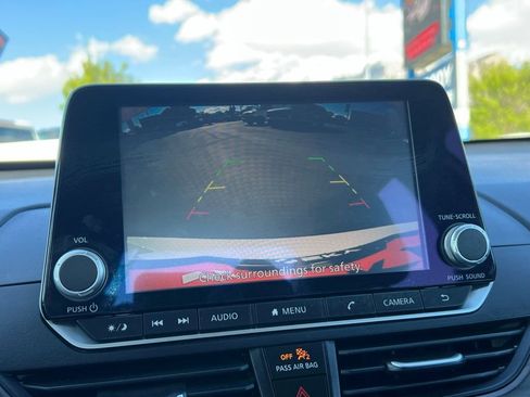 Used 2025 Nissan Altima 2.5 SV FWD image 36
