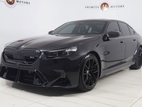 Used 2025 BMW M5 w/ Executive Package image 5