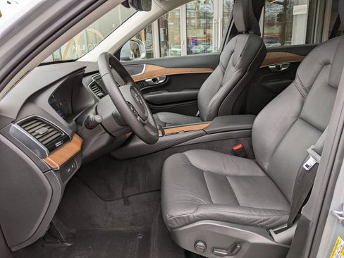 Certified 2024 Volvo XC90 T8 Plus w/ Protection Package Premier image 11