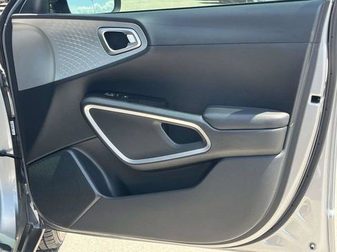 Used 2022 Kia Soul LX w/ Technology Package FWD image 24