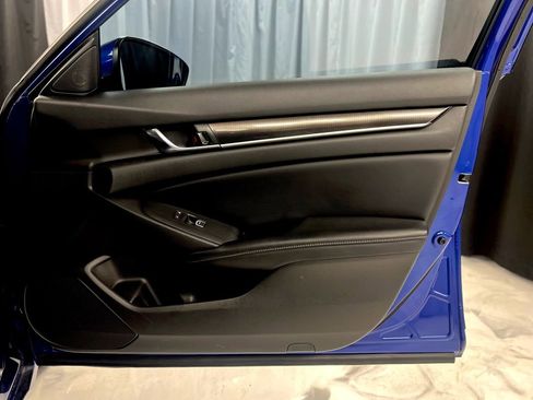 Used 2018 Honda Accord Sport image 35