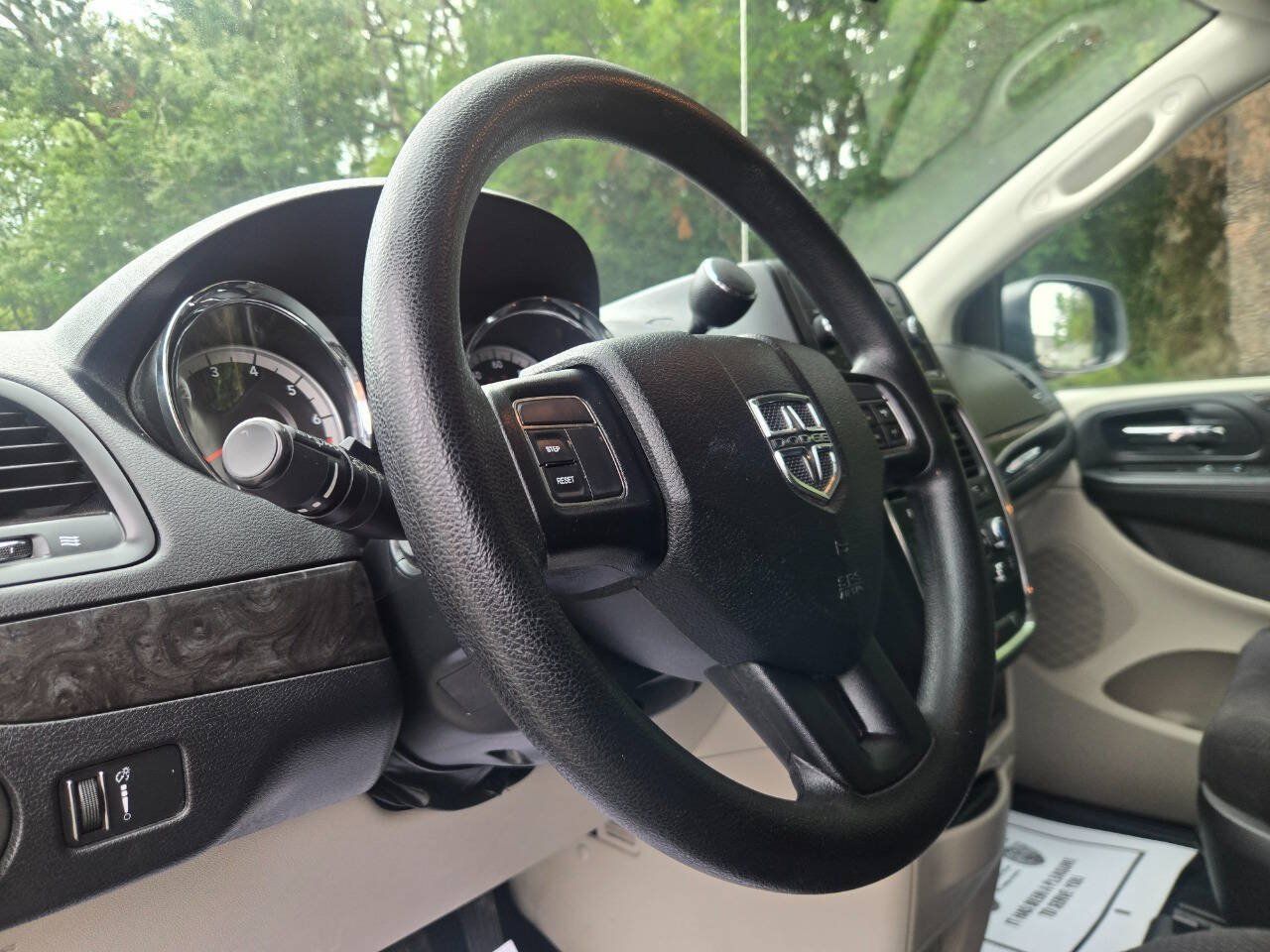 Used 2013 Dodge Grand Caravan SE FWD image 20