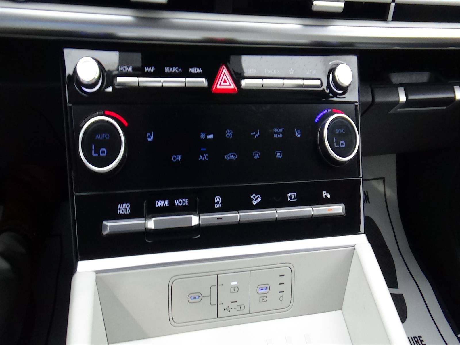 Used 2026 Hyundai Santa Fe SEL FWD image 32