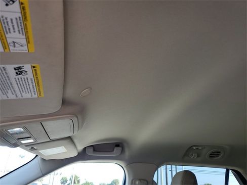 Used 2023 Ford Explorer XLT image 33