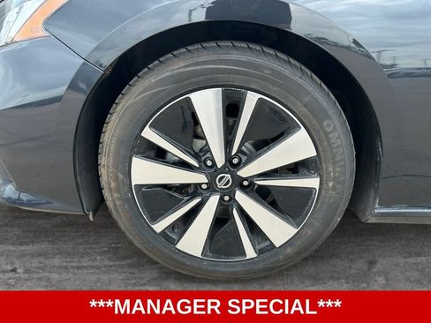 Used 2022 Nissan Altima 2.5 SV FWD image 9