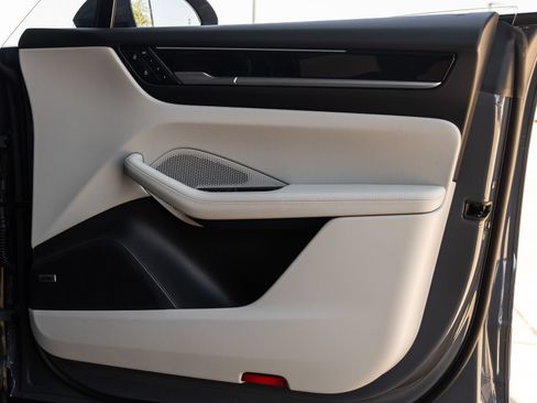 New 2025 Porsche Macan 4S Electric AWD/4WD image 39