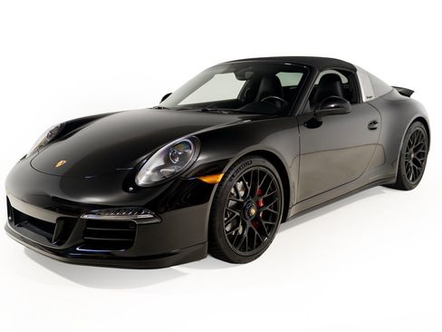 Used 2016 Porsche 911 Targa 4 GTS AWD/4WD image 2