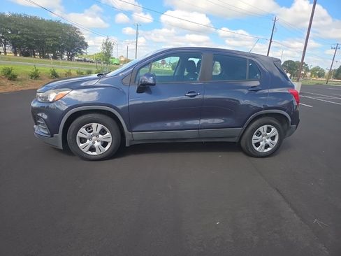 Used 2018 Chevrolet Trax LS FWD image 6