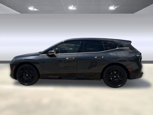 Certified 2024 BMW iX xDrive50 w/ Premium Package AWD/4WD image 2