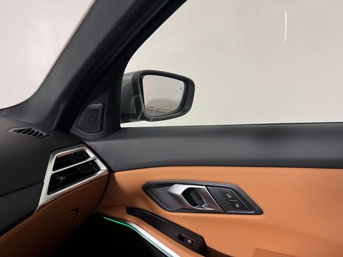 Used 2025 BMW 330i xDrive Sedan w/ Convenience Package image 30