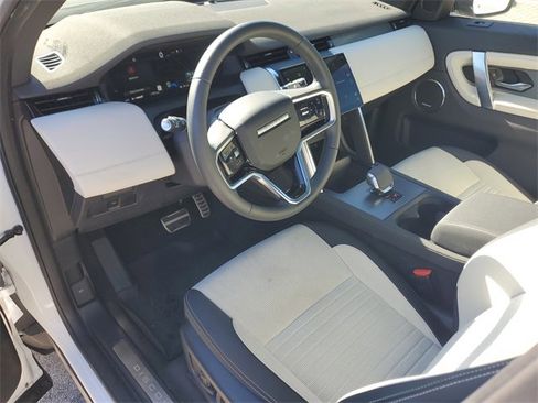 Used 2025 Land Rover Discovery Sport Dynamic SE image 24