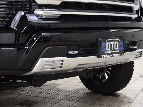 Used 2024 Chevrolet Silverado 1500 High Country w/ High Country Premium Package image 11