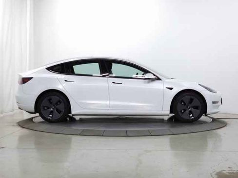 Used 2023 Tesla Model 3 Standard Range image 12