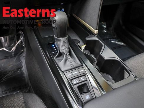 Used 2025 Toyota Camry LE w/ Convenience Package image 13