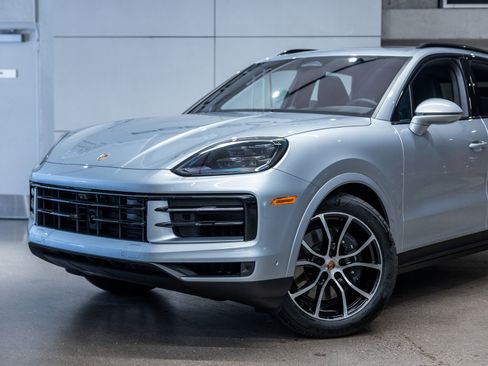 New 2026 Porsche Cayenne image 22