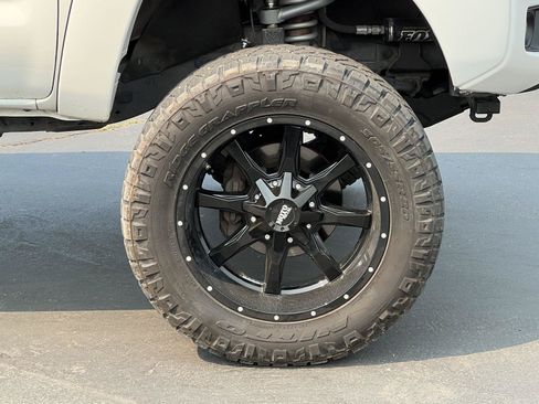 Used 2012 Toyota Tacoma PreRunner w/ SR5 Pkg RWD image 16