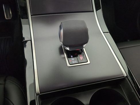 Certified 2026 Land Rover Range Rover Velar Dynamic SE image 16