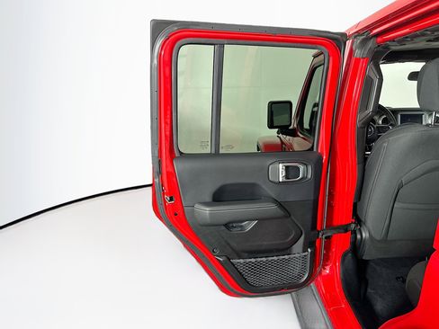 Used 2019 Jeep Wrangler Unlimited Sahara w/ LED Lighting Group image 24