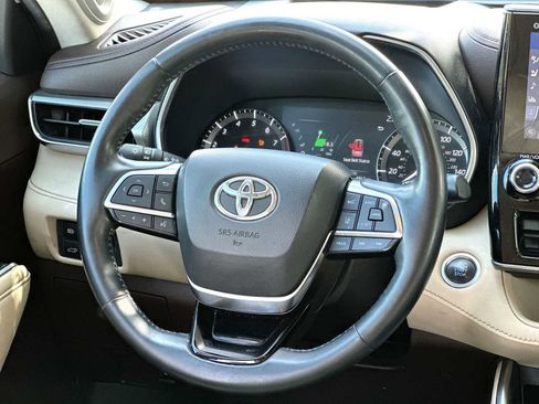 Used 2020 Toyota Highlander Platinum image 27