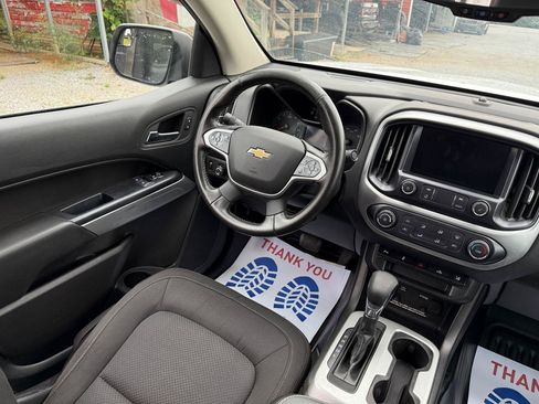 Used 2022 Chevrolet Colorado LT w/ Fleet Safety Package AWD/4WD image 14